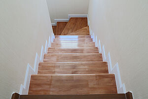 Installing Laminate Flooring On Stairs, How To Install Wooden Flooring On Stairs